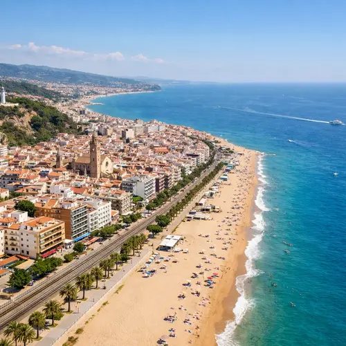 Luftbild eines spanischen Küstenortes.