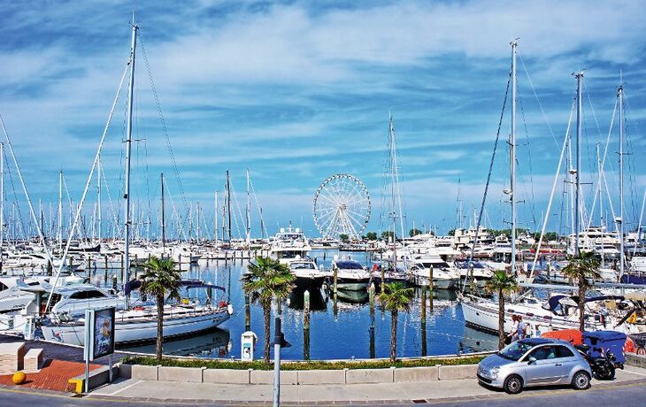 touristischen Dock in Rimini,Italien  - © Mari79 - Fotolia